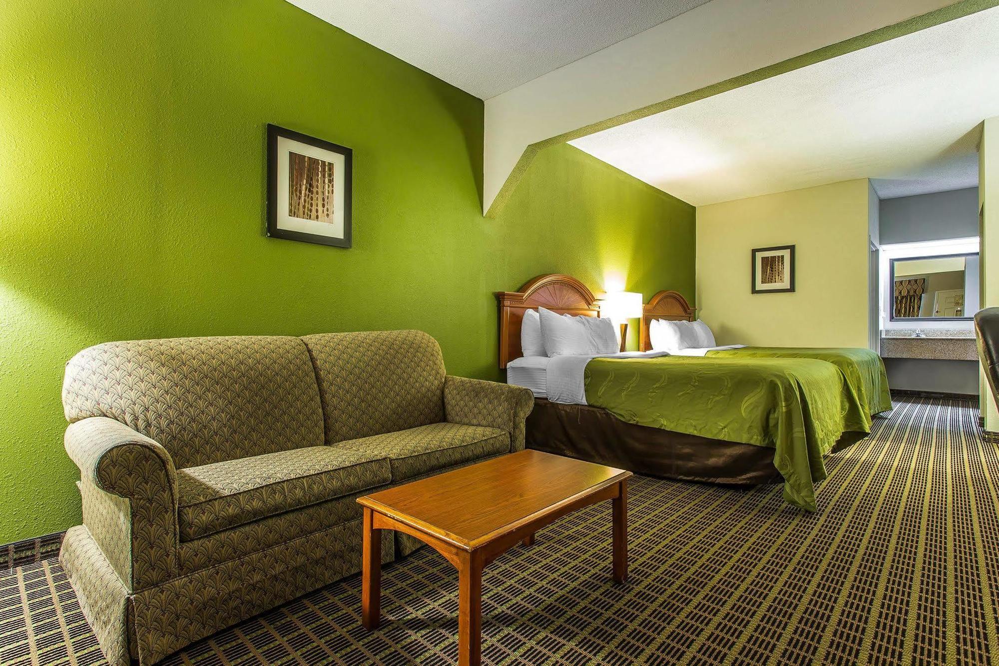 Quality Inn & Suites Bensalem Exterior photo